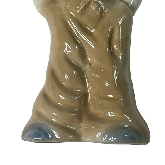 Vintage Figurine Country Girl Hat Hands in Pocket  Figurine Hand Painted u Porce - Picture 4 of 5